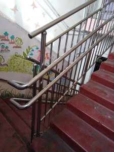 Перила из нержавеющей стали для детского сада в селе Алешня Ленинского р-на Тульской области